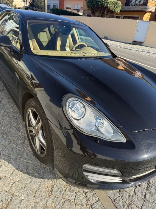 Porche Panamera Platinium Edition