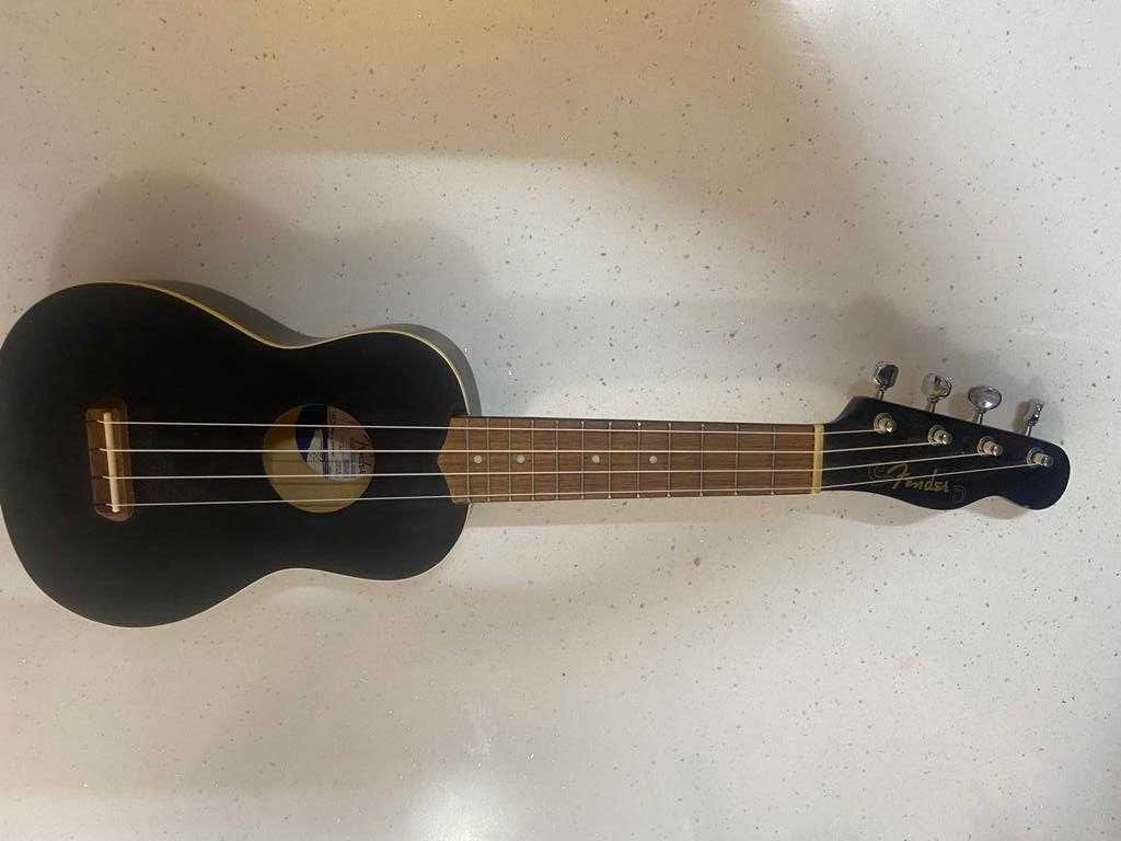 UKULELE tenor FENDER preto