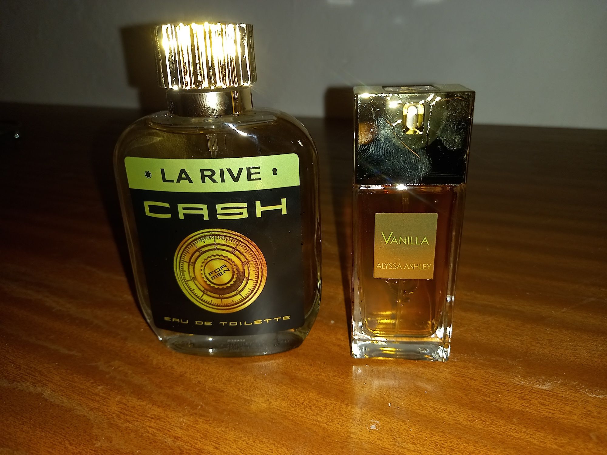 Vendo perfumes novos e originais, ainda selados na caixa.