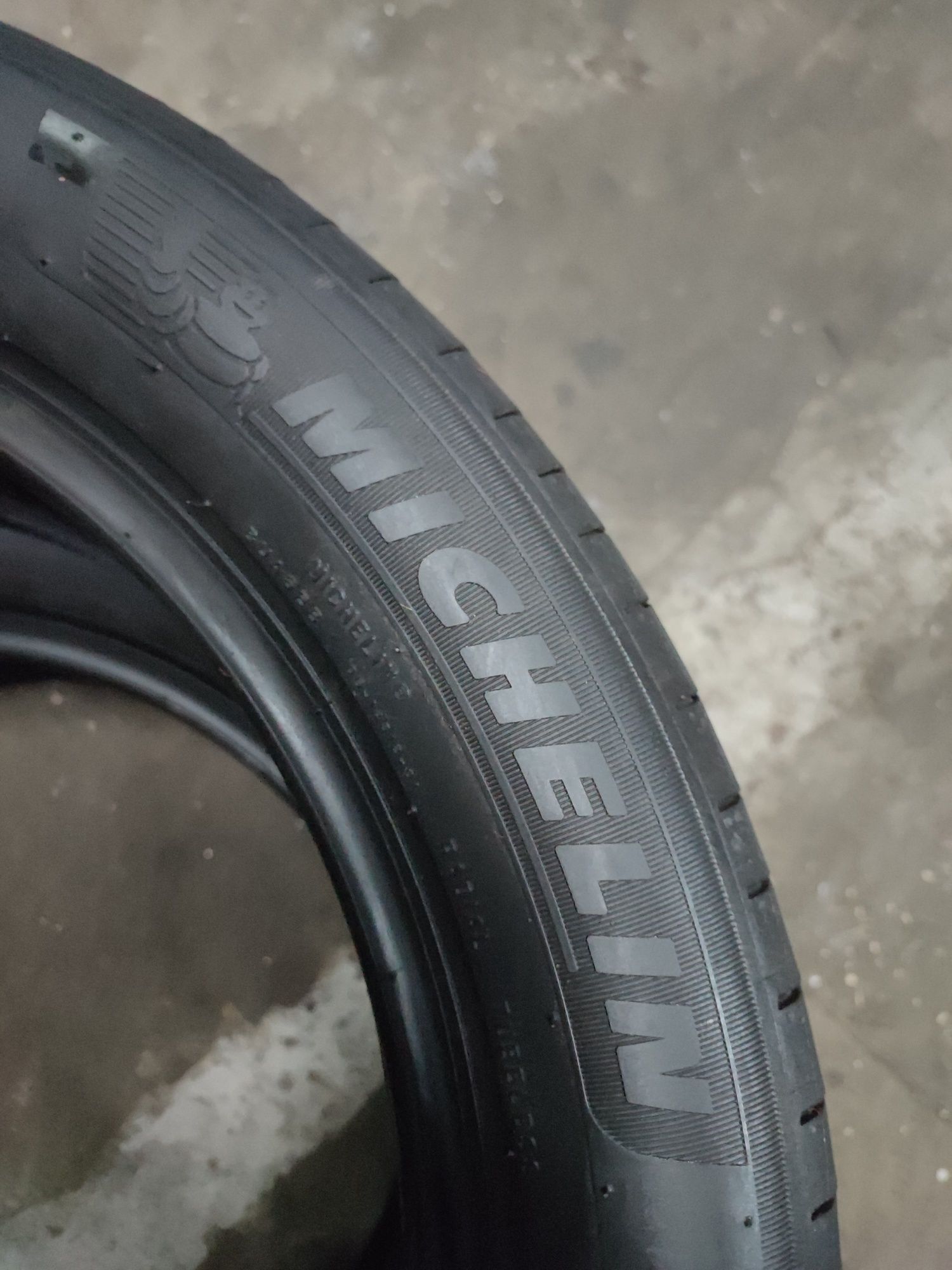 Pneus 235/50r19 Michelin Primacy 4 com 65% piso