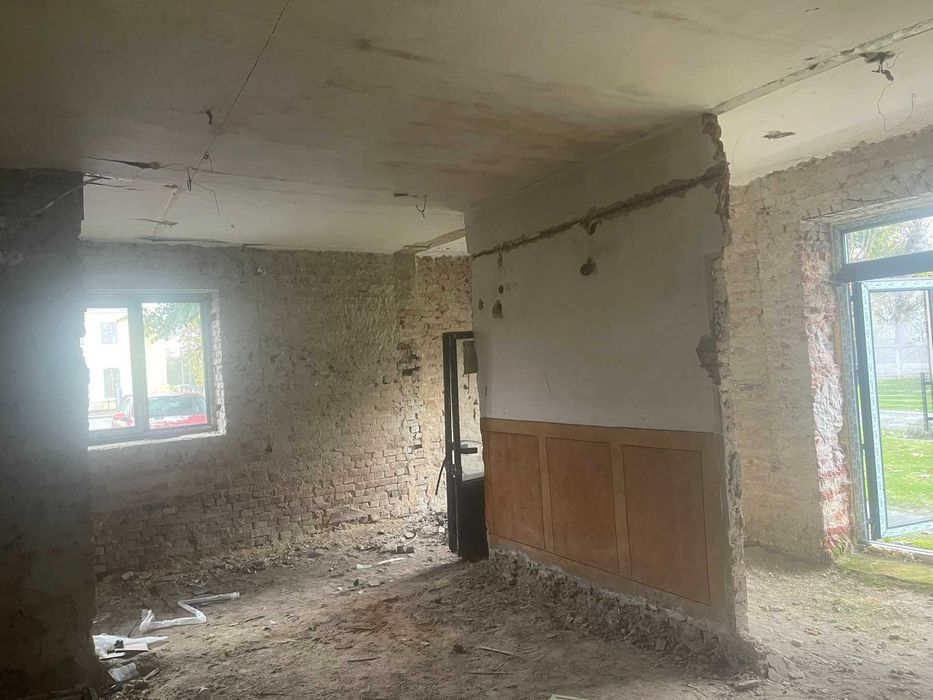 Приміщення в оренду, центр Яворова — ремонт під орендаря