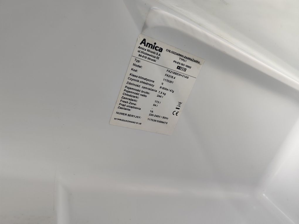 Lodówka  AMICA chłodziarko-zamrażarka 

CHŁODZIARKO-ZAMRAŻ

CHŁODZIARK