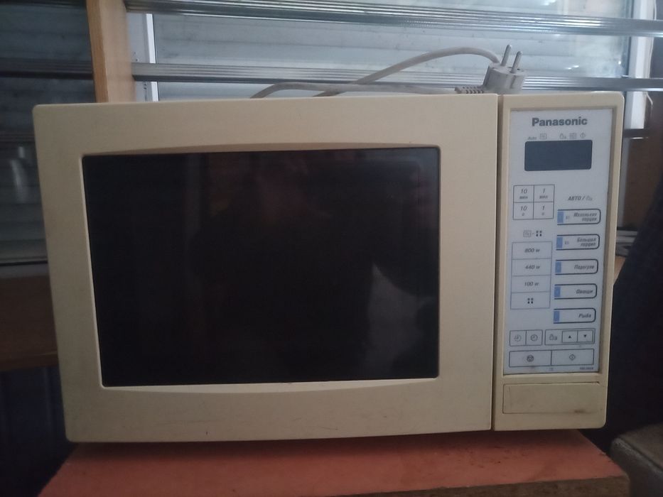 Продам микроволновую печь,рабочая!