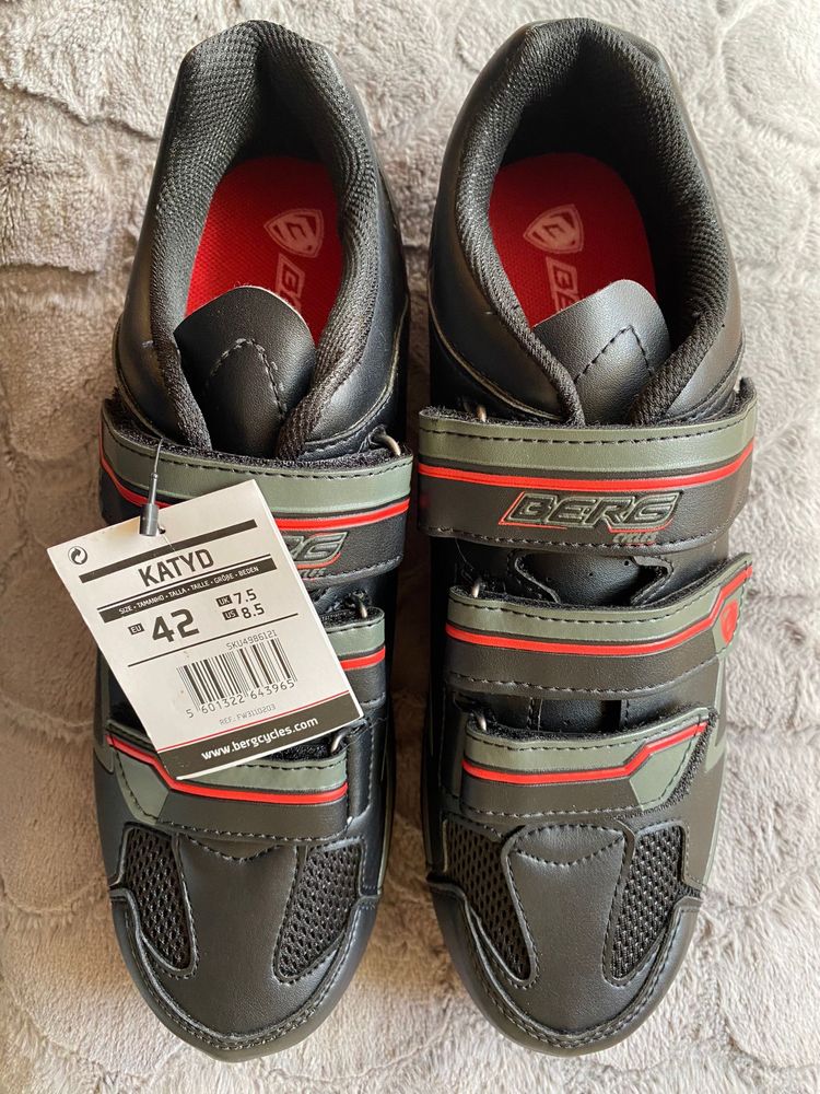 Sapatos de ciclismo, marca Berg, modelo Katydid (EUR42 - NOVOS)