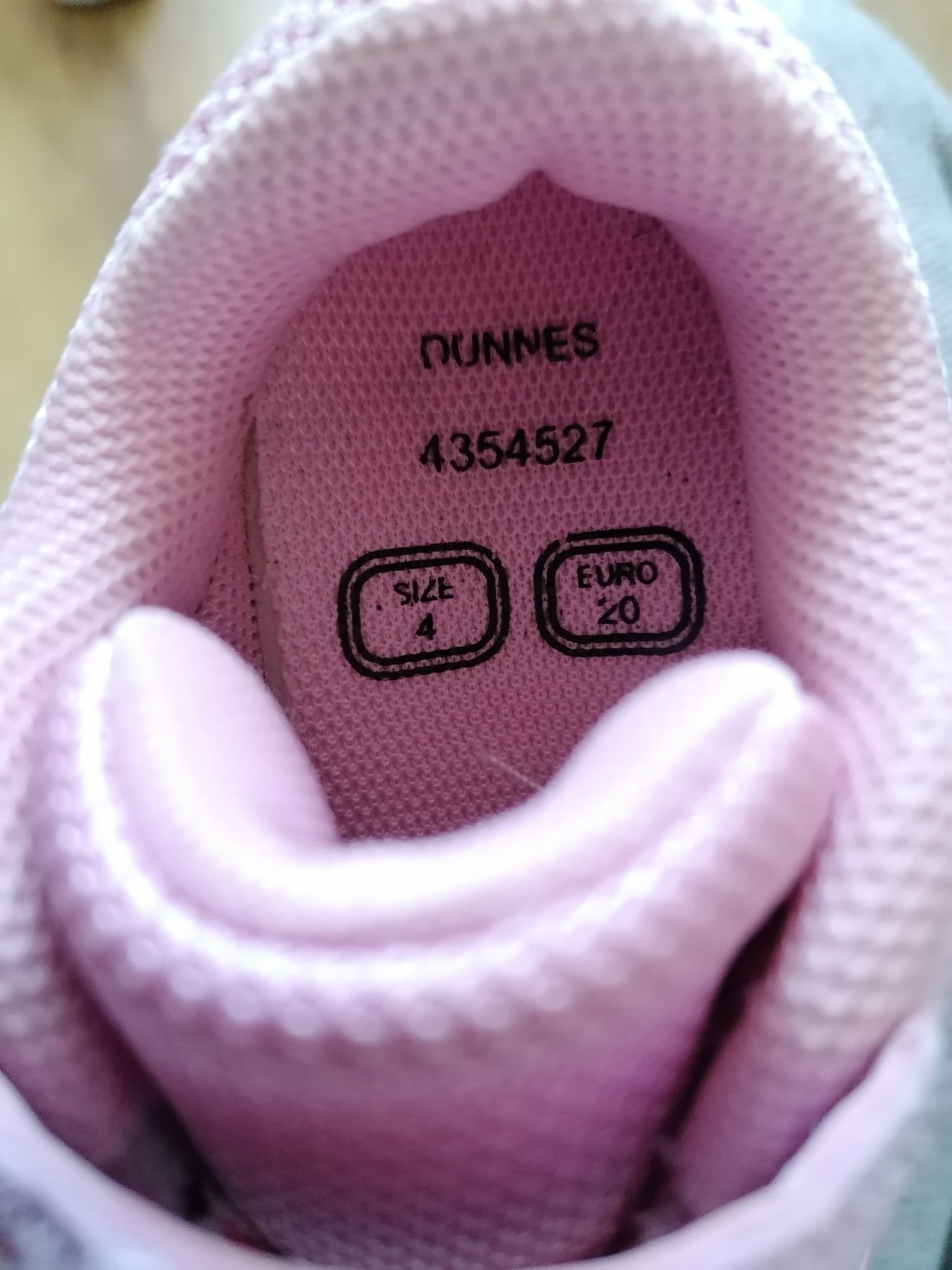 Buciki adidasy niemowlęce