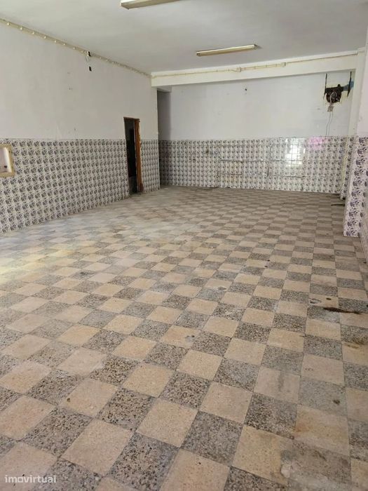 Loja no Lavradio, Barreiro: Excelente Localização e Acessibilidade