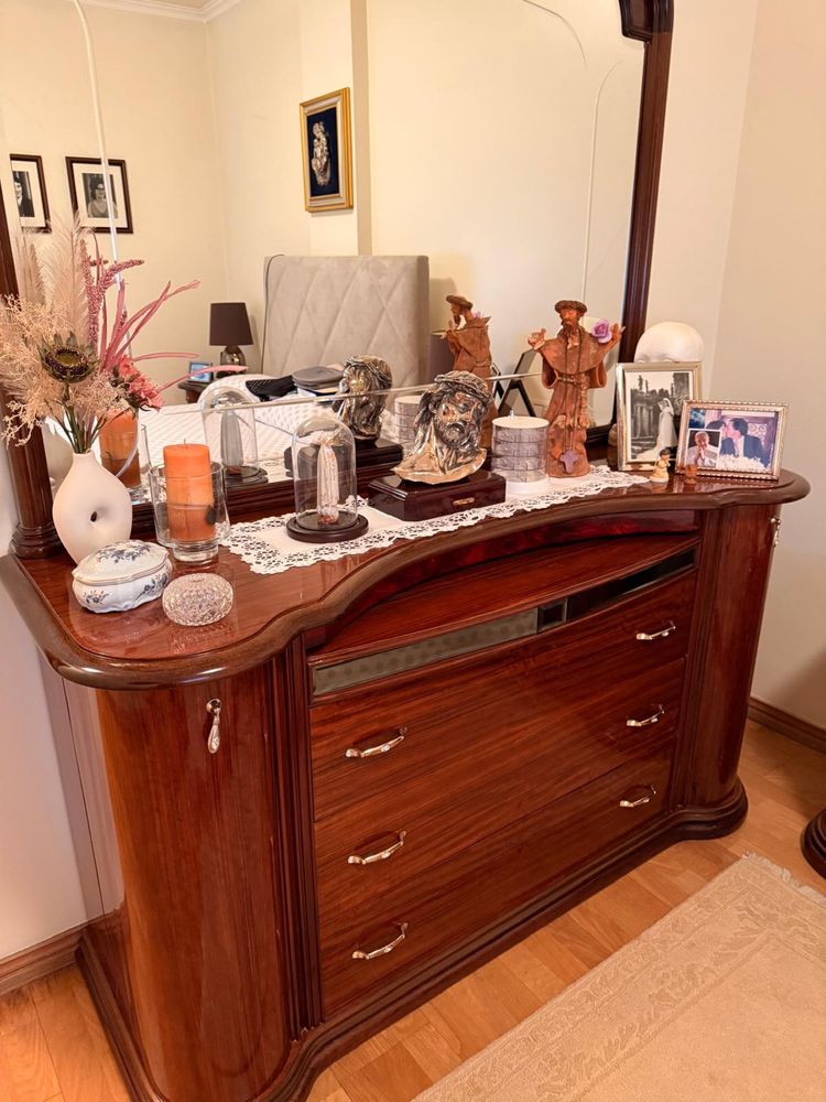 Conjunto de quarto de madeira mogno