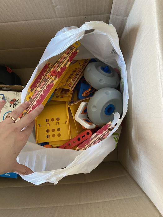 Коробка игрушек, конструктор