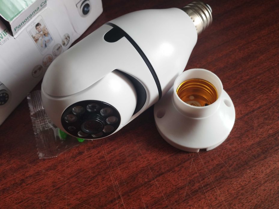 Wifi камера с датчиком руху в патрон Е27 2MP / IP камера wifi