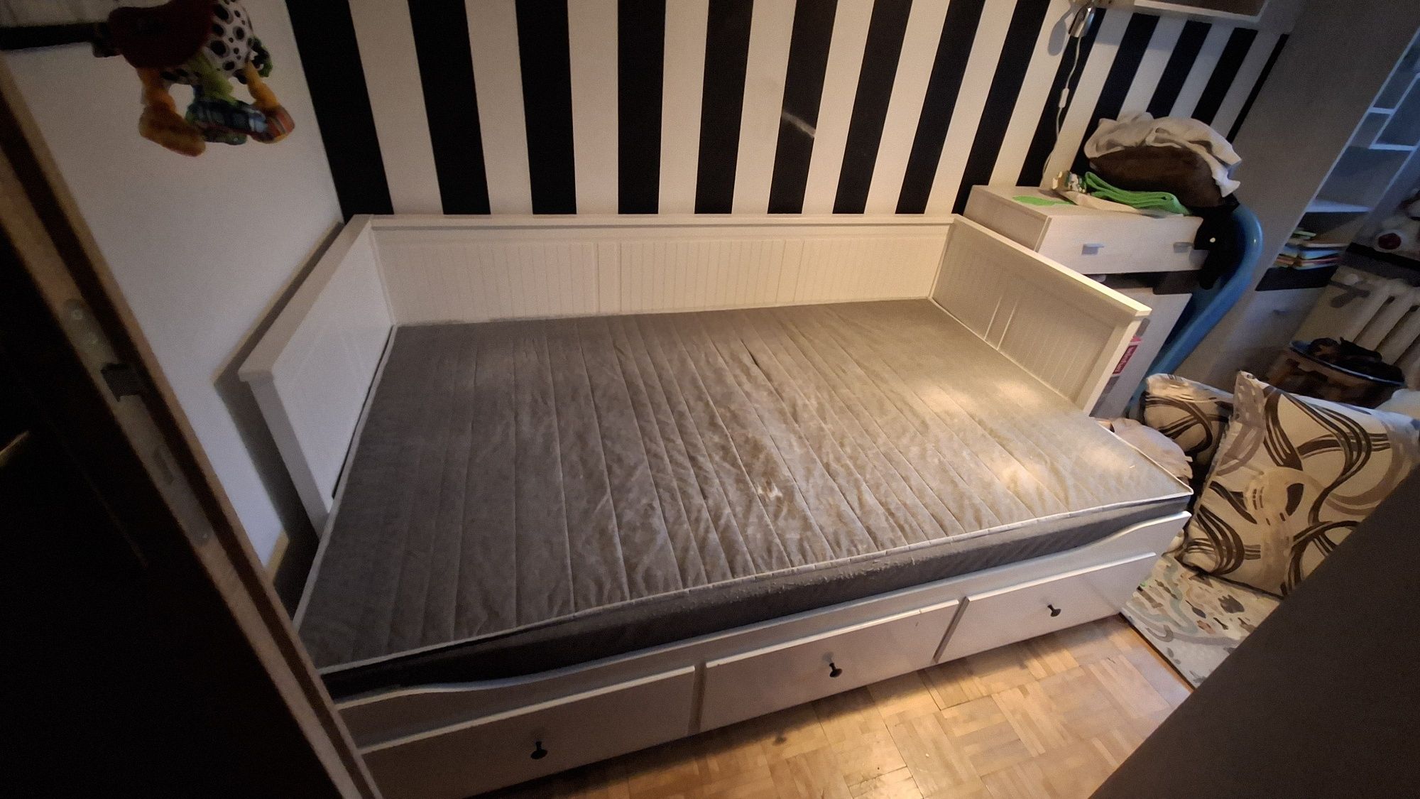 Sprzedam łóżko Hemnes ikea 160x200
