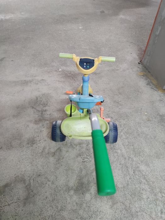 Triciclo criança