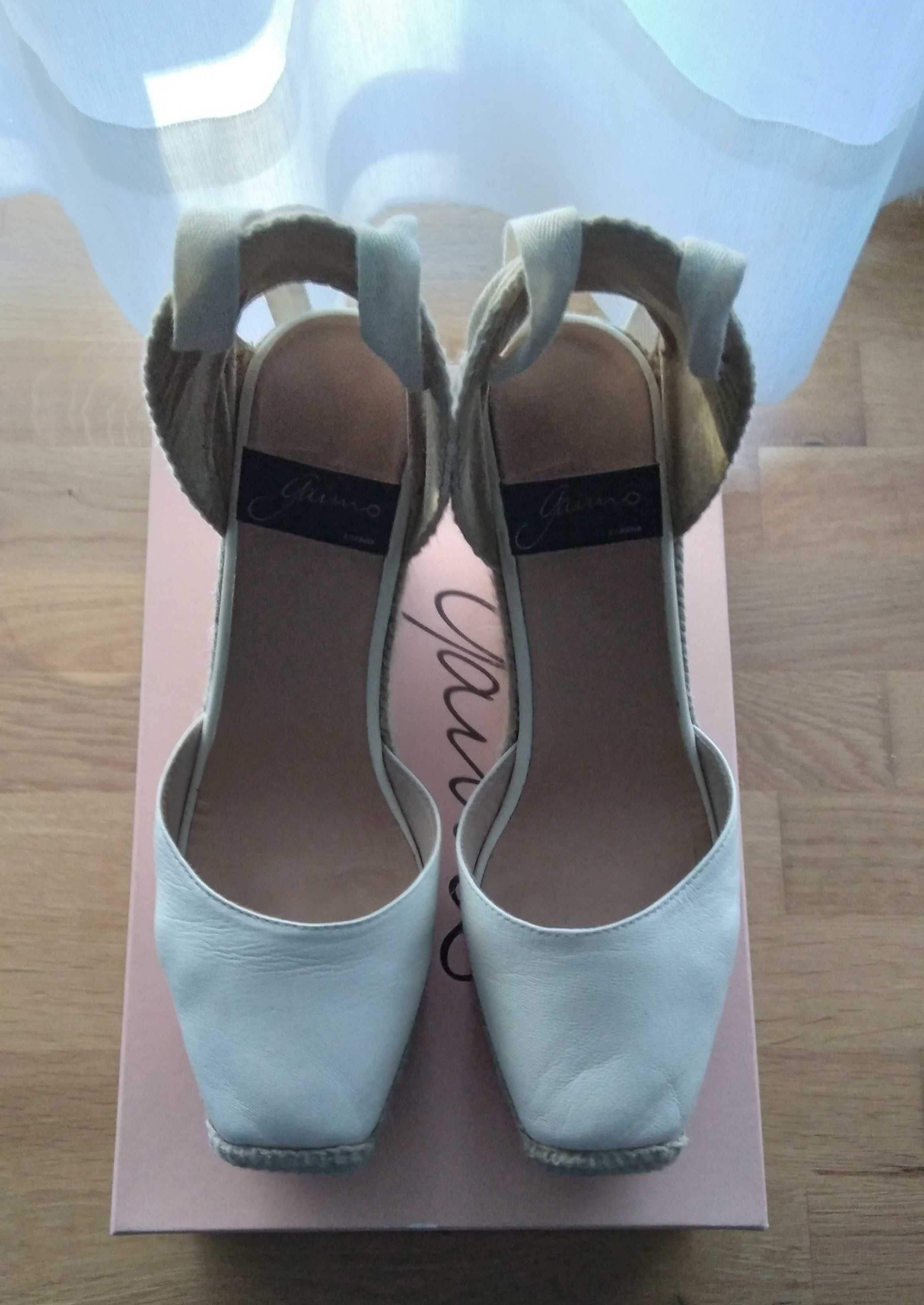 Sapatos noiva, modelo em alpercatas com cunha e fitas (branco)