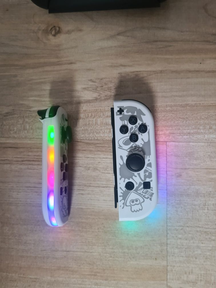 Nintendo switch oled+2etui+Pad 8bitdo+2joycony+ładowarka na 4joycony