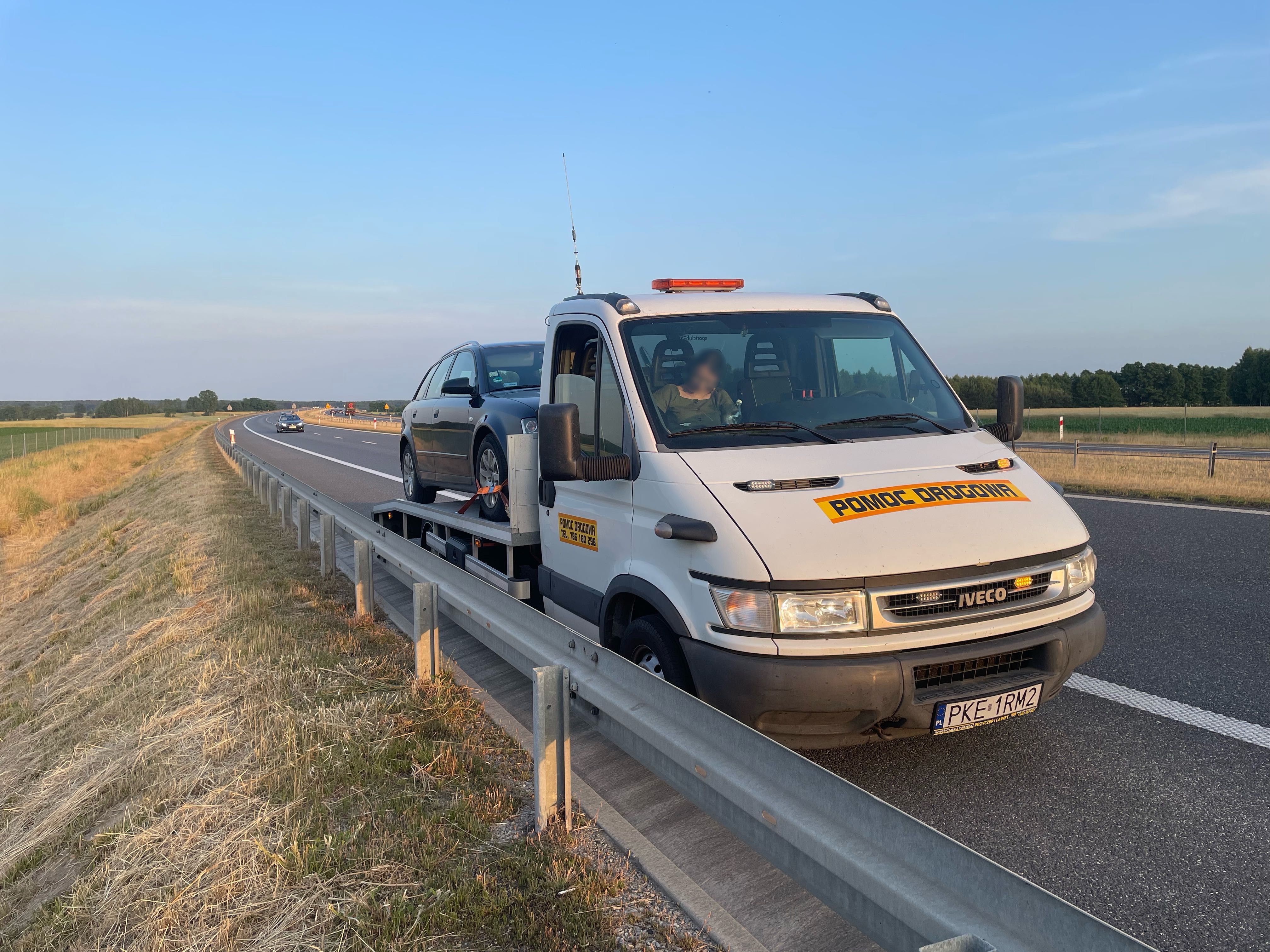 Usługi transportowe  Pomoc Drogowa 24 laweta do 12T