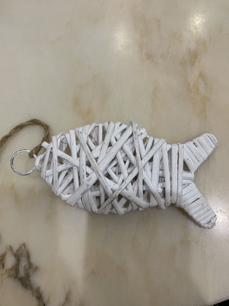 Peixe em madeira decorativo (cor branca)