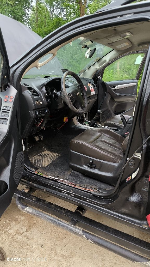Isuzu D max zarejestrowany opłacony