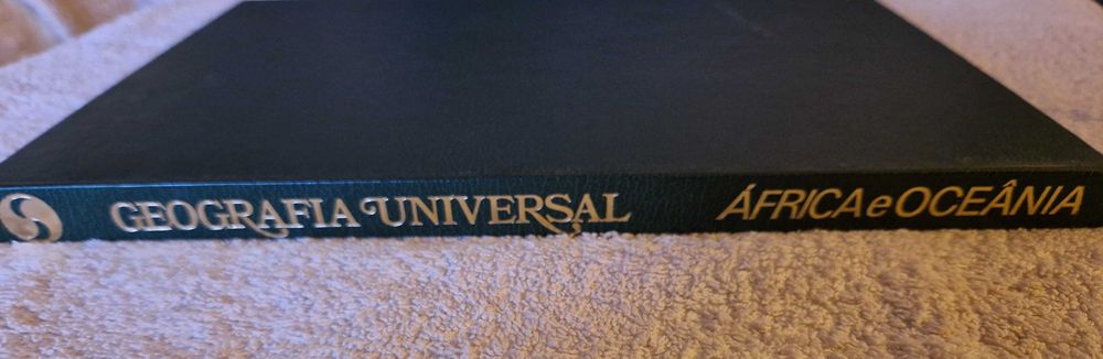 Livro Geografia Universal "África e Oceania"