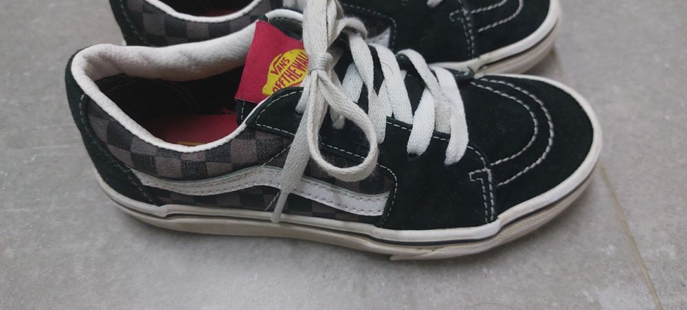 Ténis Vans número 34.