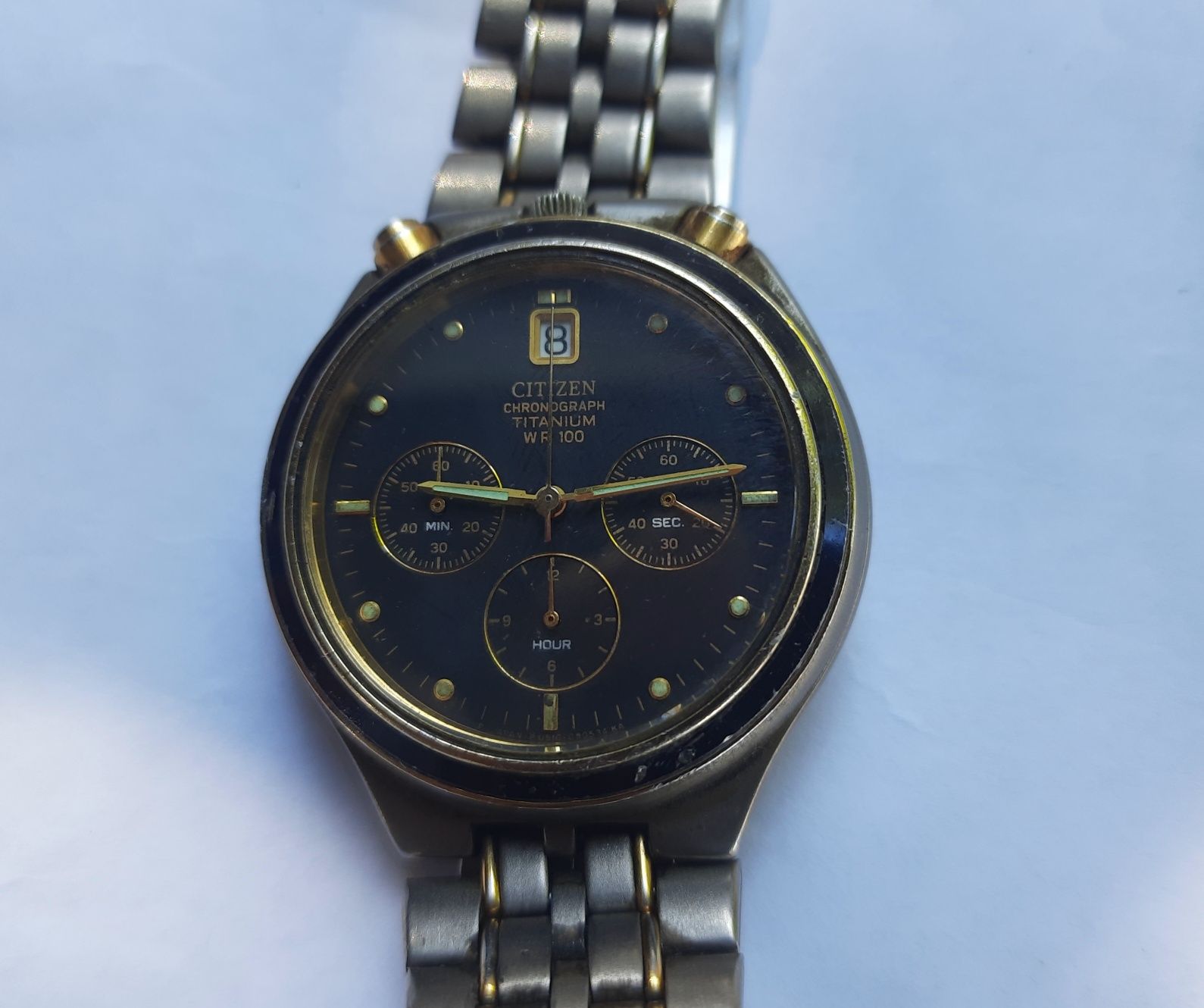 Продам мужские наручные часы CITIZEN ("бык"), хронограф, титан.
