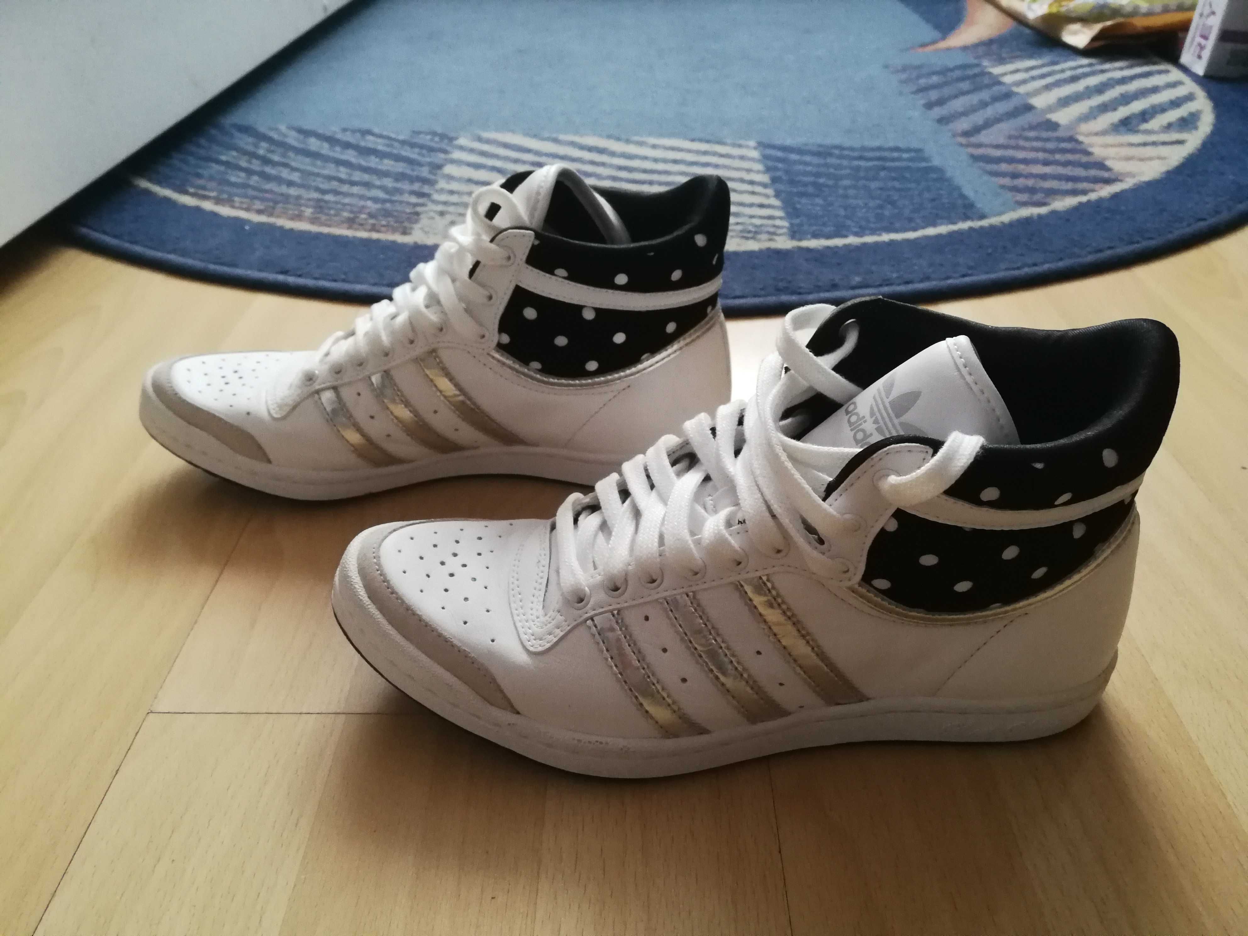 białe buty Adidas