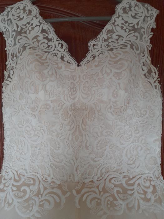 Весільна сукня кремова