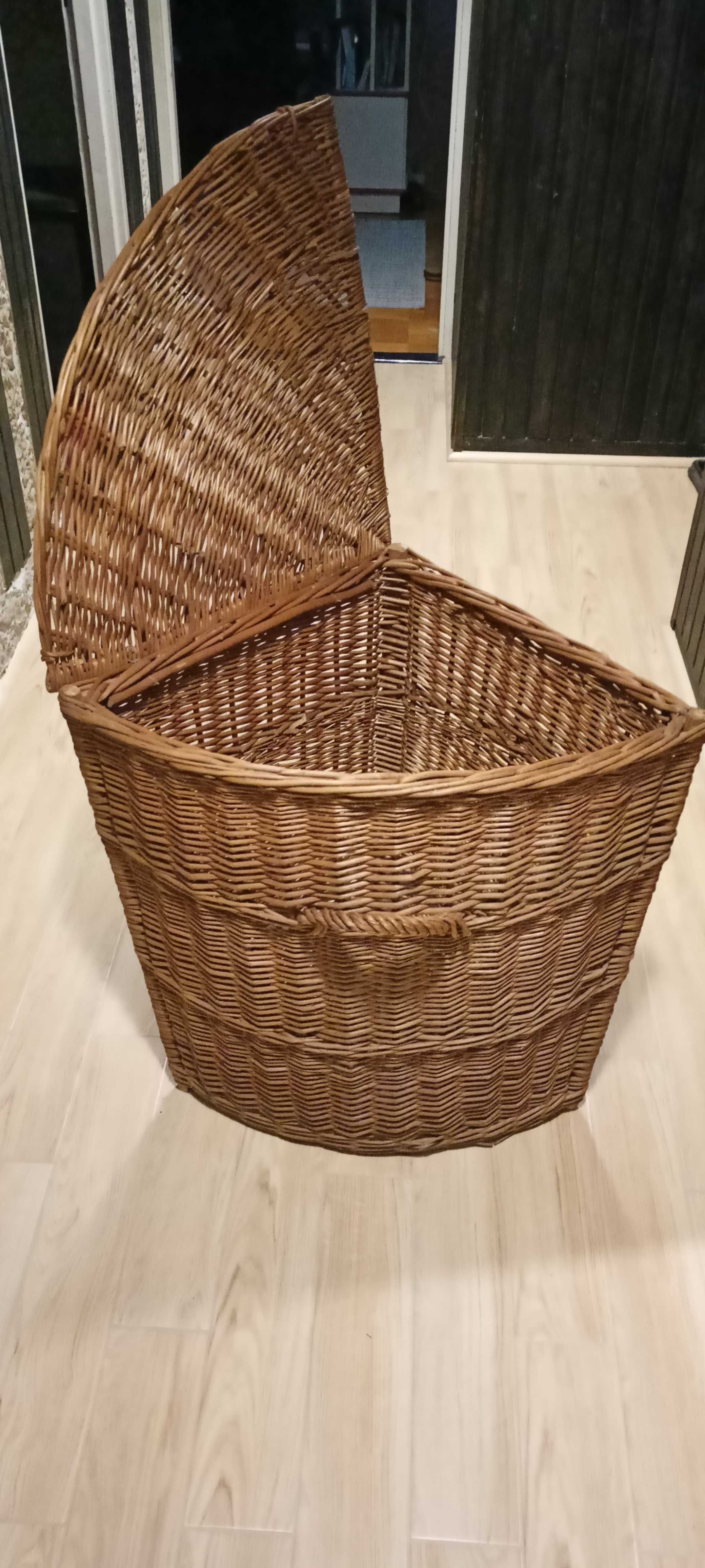 Kosz wiklinowy z pokrywą