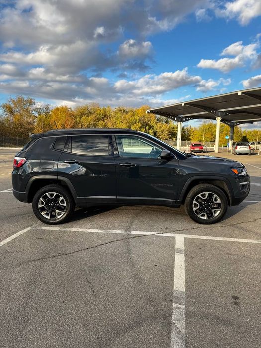 Продам Jeep Compass