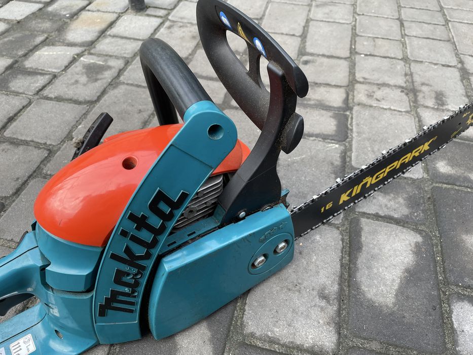 Бензопила Makita