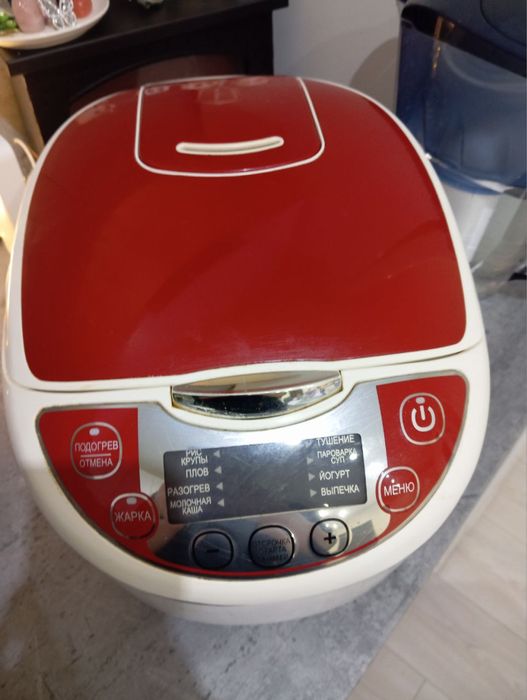 Мультиварка в хорошем состоянии стоит без дела.
