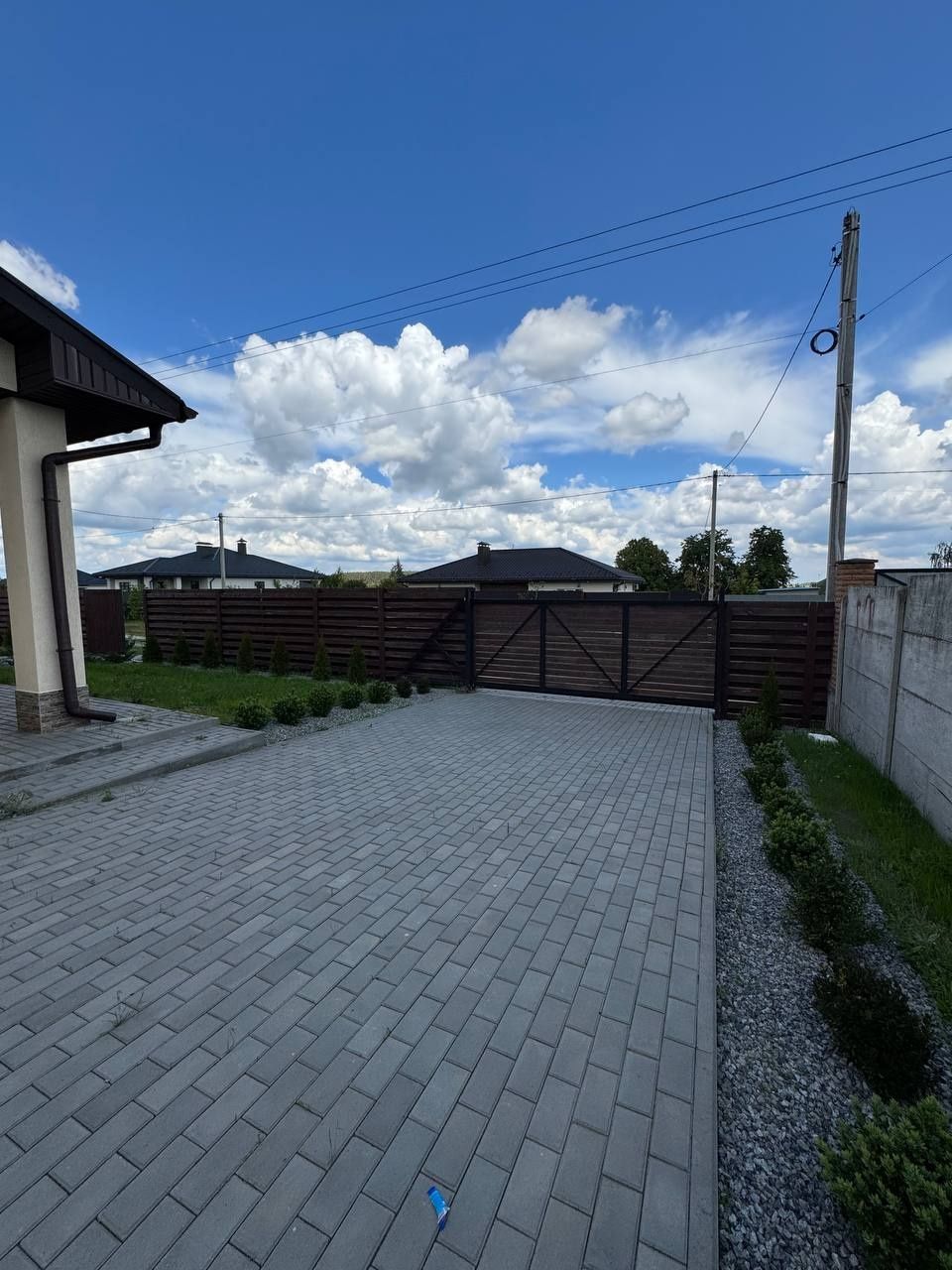 Продам будинок поряд з містом на 7 сот