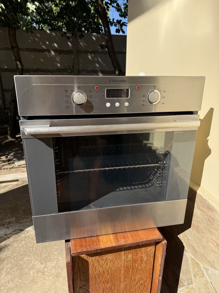 Духовка electrolux