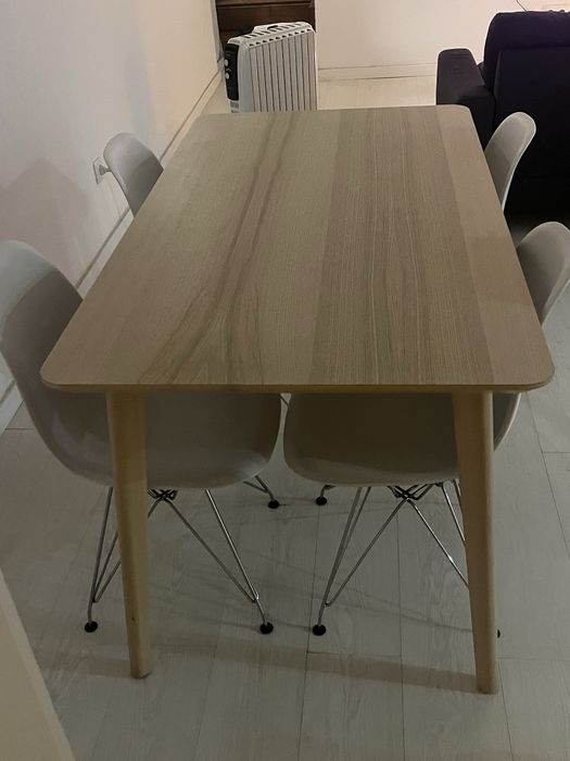 Conjunto Mesa + cadeiras