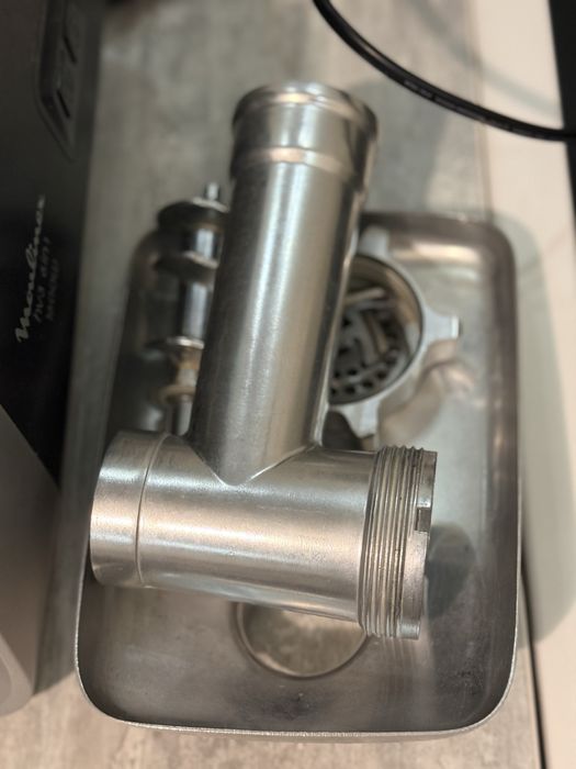 Мясорубка Moulinex 1600 Вт