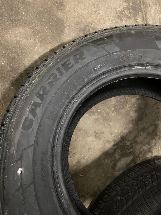 Jedna Nowa Opona 235/65R16C 118/116R 10PR Pirelli Carrier Winter