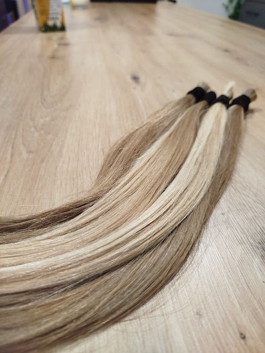 Włosy dziewicze - wyjątkowy blond ze złotem