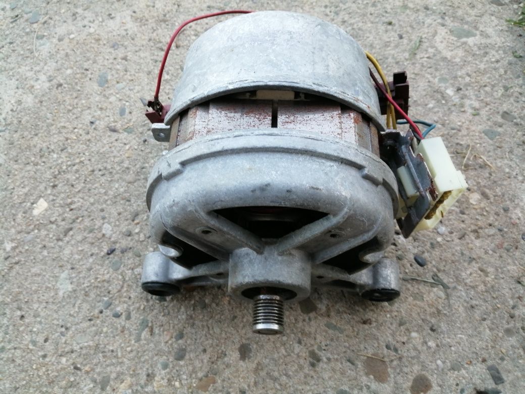 Silnik -Pralka awg 879 whirlpool części