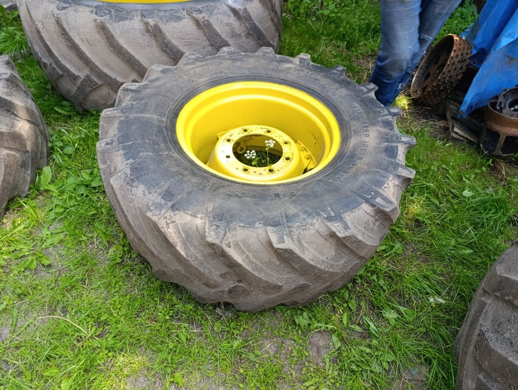 4x koła John Deere Rozmiar 650/60 38 
Rozmiar 480/70 24
