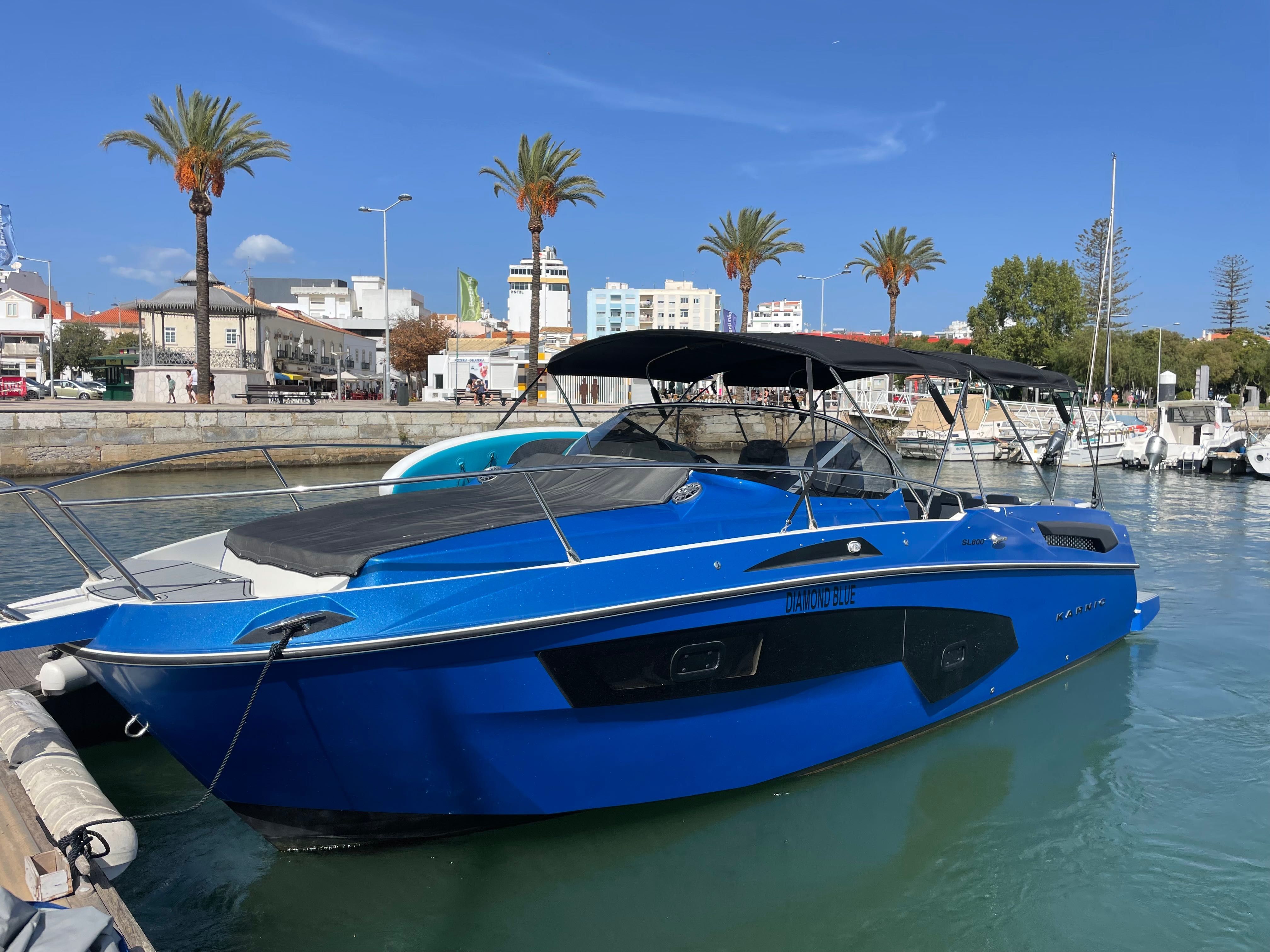 Karnic SL 800 com dois motores Evinrude