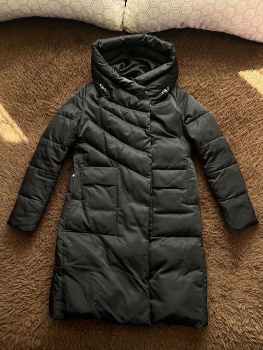 Жіночий зимовий пуховик