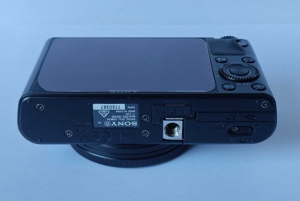 Aparat SONY Cyber-Shot DSC-RX100 M1 MK1 + 2xAku SONY NP-BX1 - stan BDB