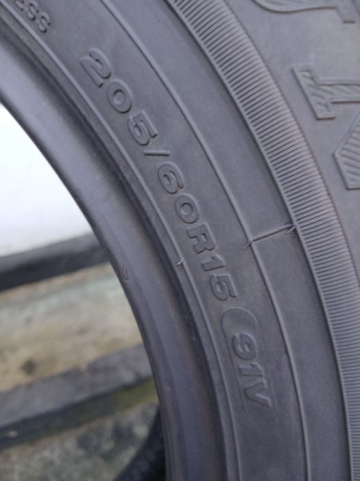 Шини Dunlop 205 60 R 15 2шт Літо (347) Резина