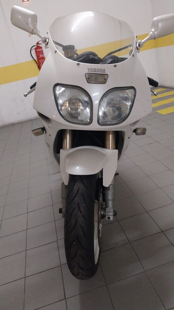 Yamaha FZR 1000 EXUP