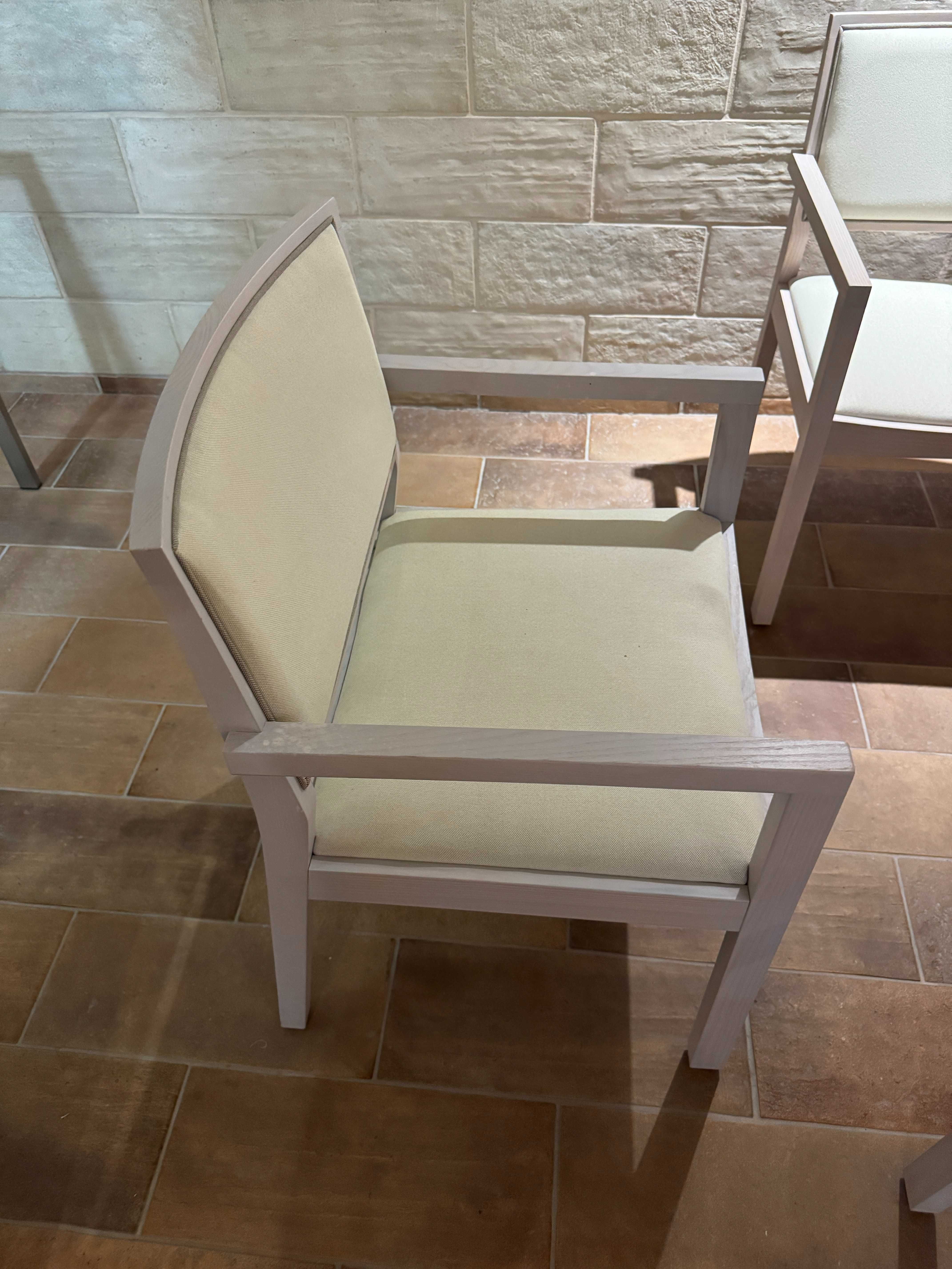 White Wooden Chair Set - Cadeiras de Madeira Branca