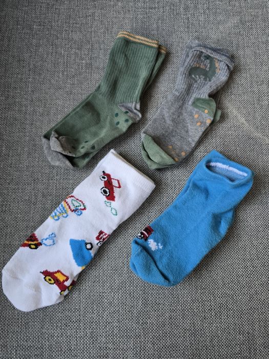 Skarpety dziecięce zestaw 4 par H&M