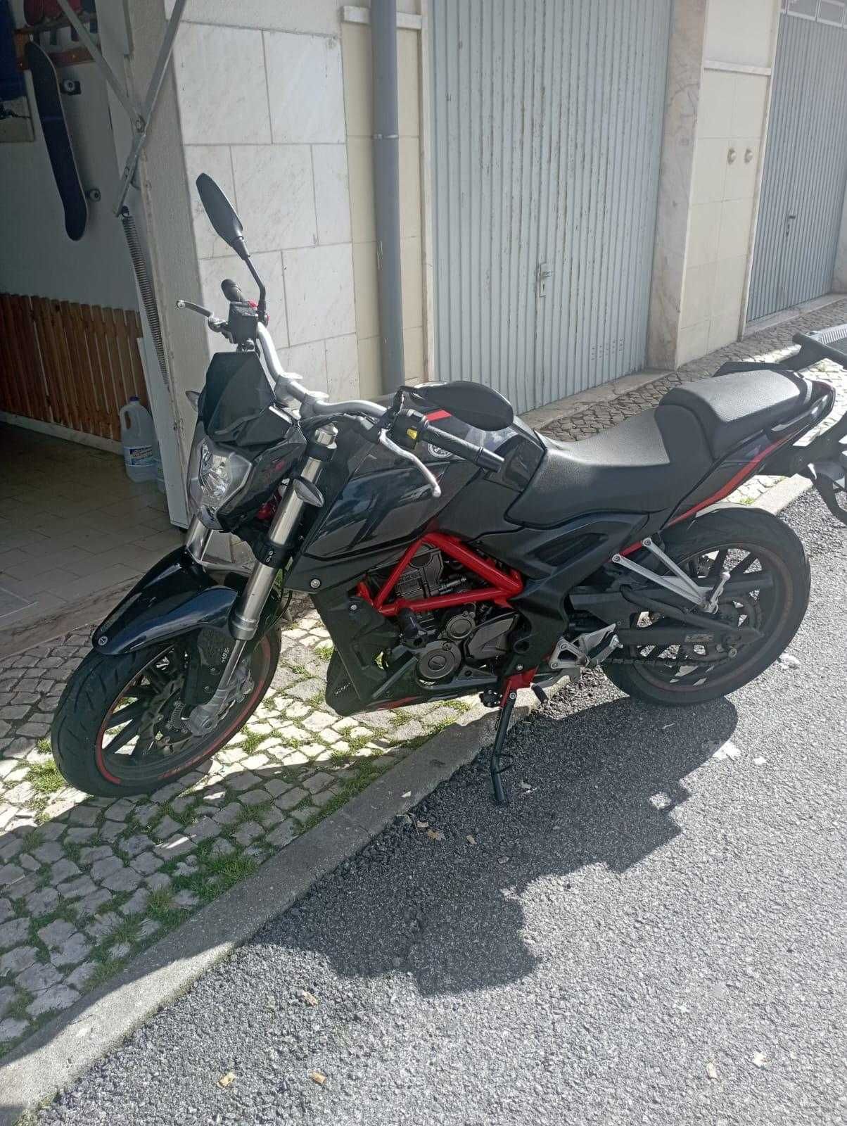 Benelli TNT 249S