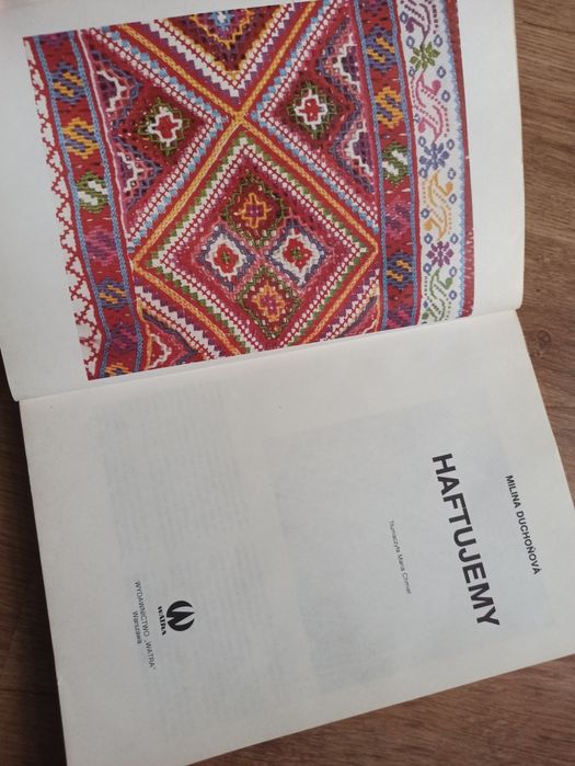 Książka "Haftujemy" Milina Duchoňová