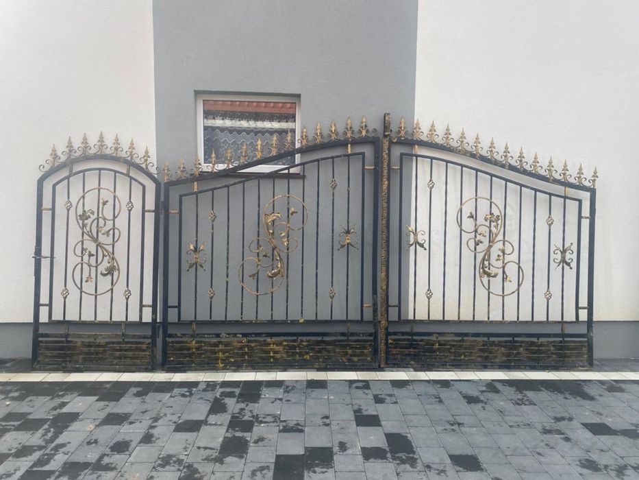 Ковані ворота з хвірткою