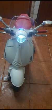 Vendo vespa para criança