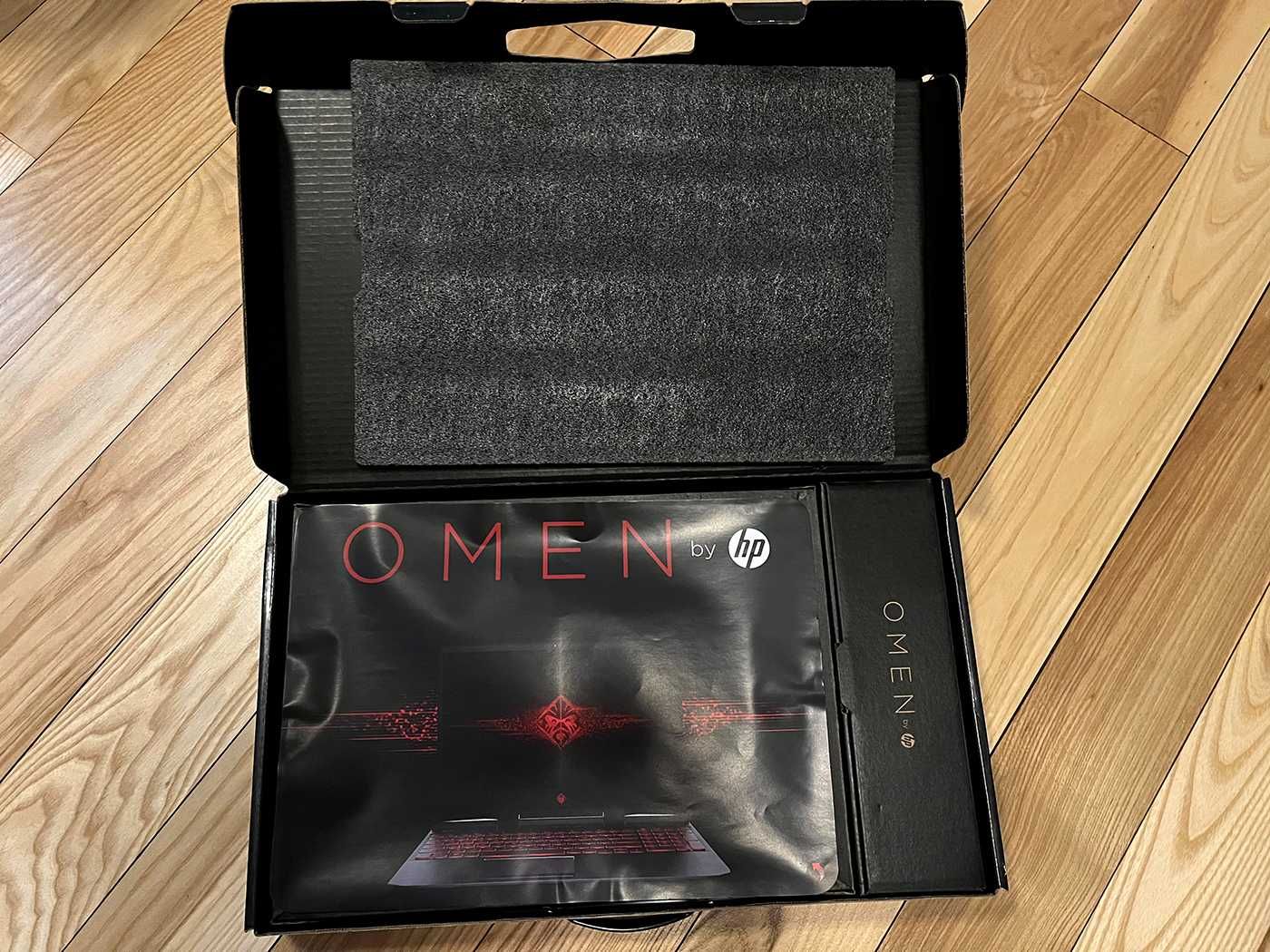 HP OMEN 15 i7-8750H / 16GB/ GTX1060 IPS 144Hz