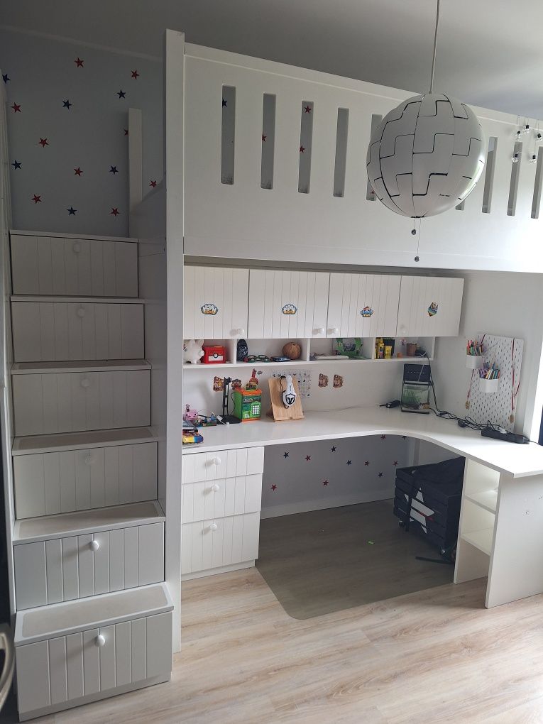 Łóżko z biurkiem solidne drewniane